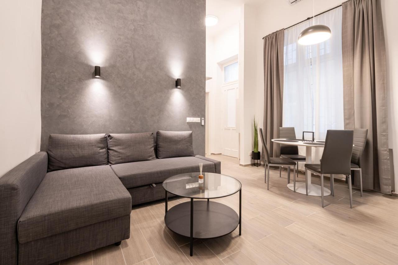 K10 - Kazinczy Street Heritage - Location By Bqa Apartament *